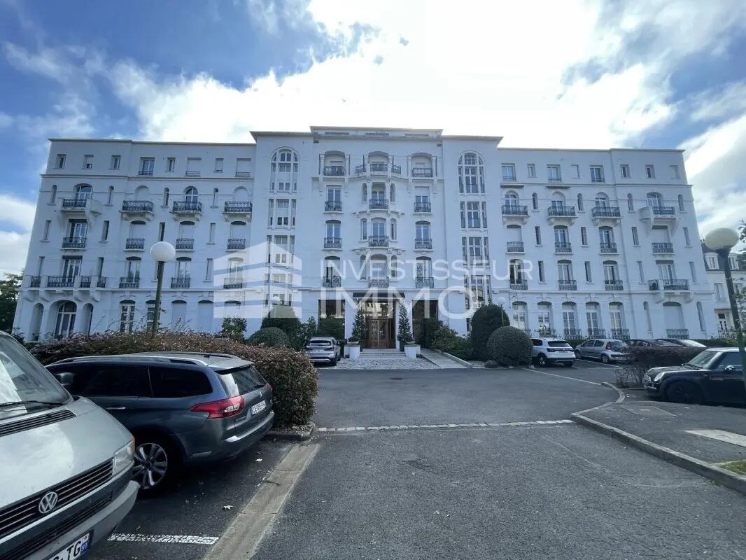 Bureau dans Avon à vendre Photo du bâtiment- Image 1 de 7