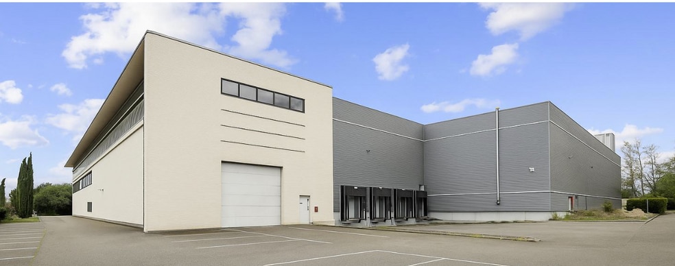 25 Avenue Gaston Roussel, Romainville for lease - Primary Photo - Image 1 of 1