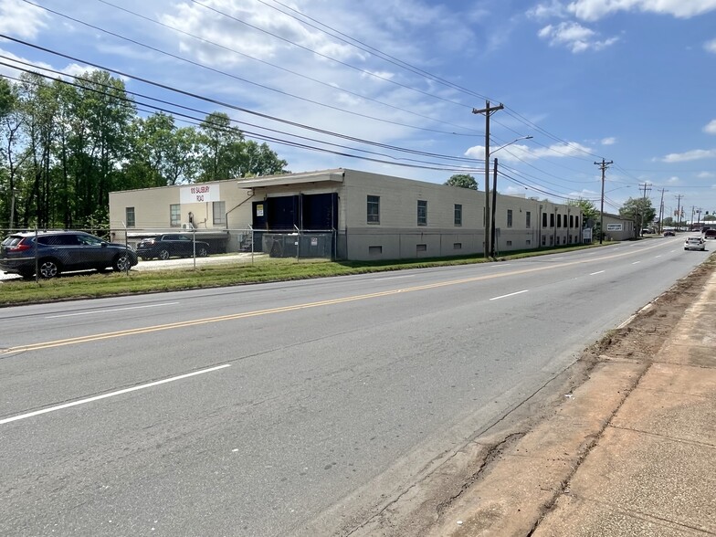1010 Salisbury Rd, Statesville, NC for sale - Building Photo - Image 2 of 11