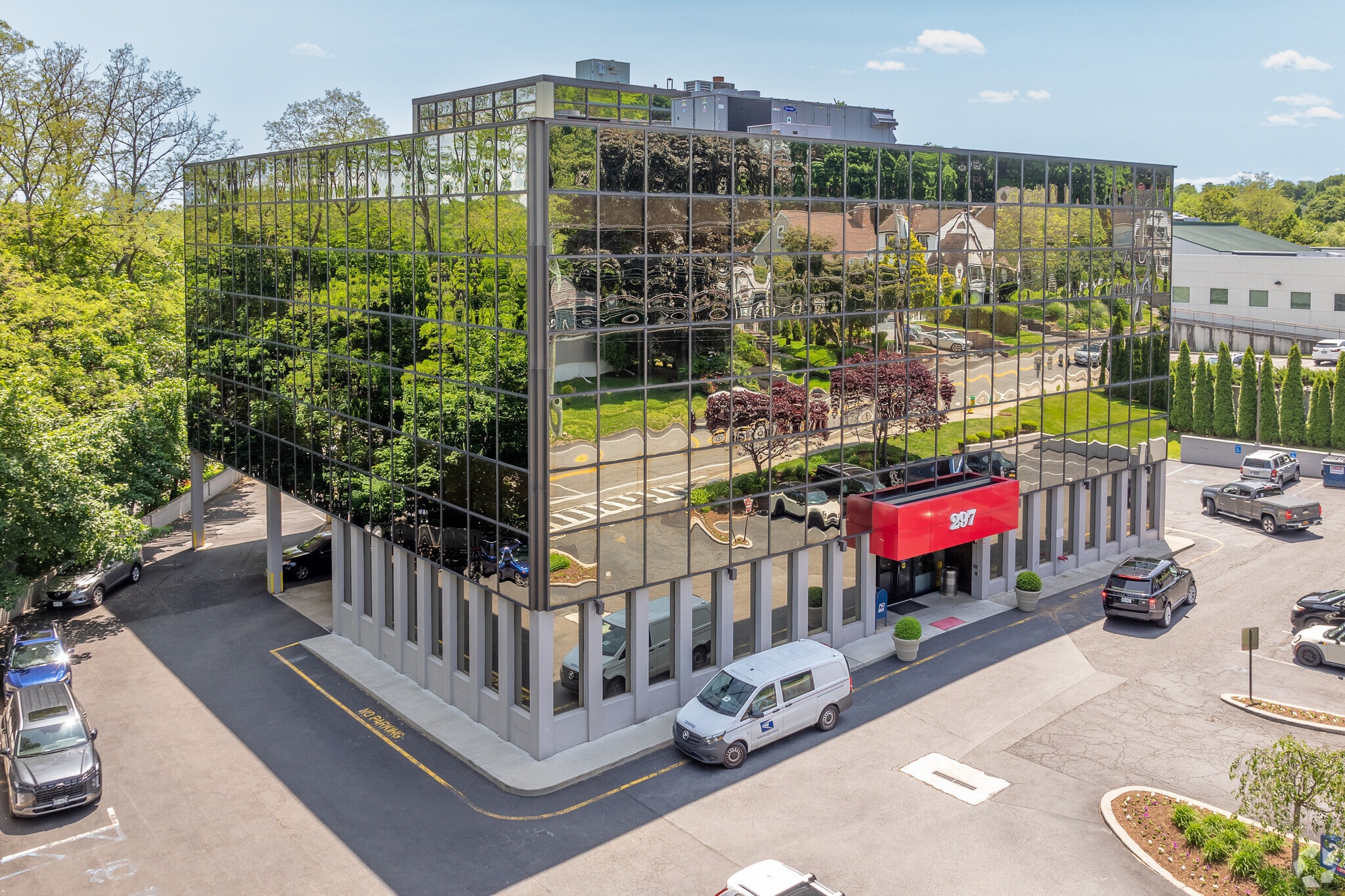 297 Knollwood Rd, White Plains, NY for lease Building Photo- Image 1 of 13