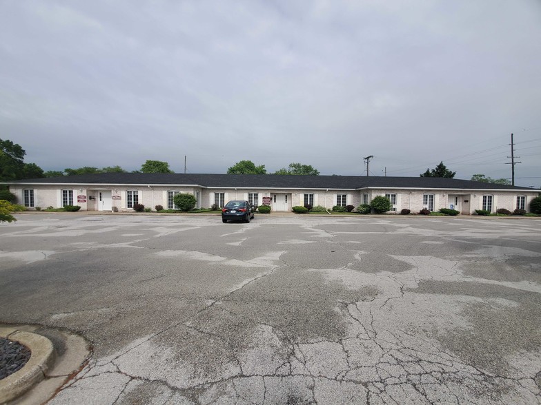 2600-2620 W Lincoln Hwy, Merrillville, IN à louer - Photo du bâtiment - Image 1 de 3