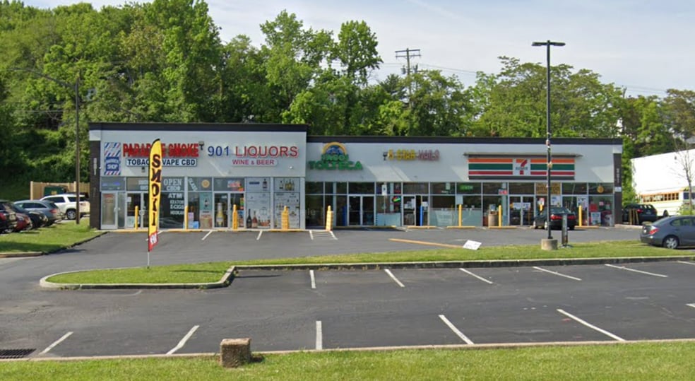 901 North Point Blvd, Baltimore, MD à louer - Photo du bâtiment - Image 3 de 10