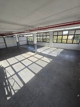 59-00 Decatur St, Ridgewood, NY à louer Photo intérieure- Image 1 de 3