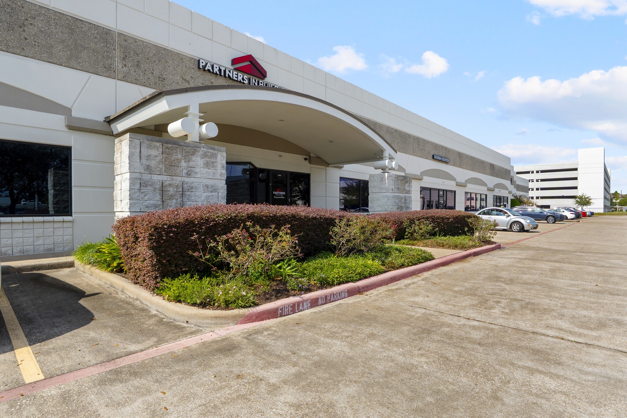 2901 W Sam Houston Pky N, Houston, TX for lease Primary Photo- Image 1 of 12