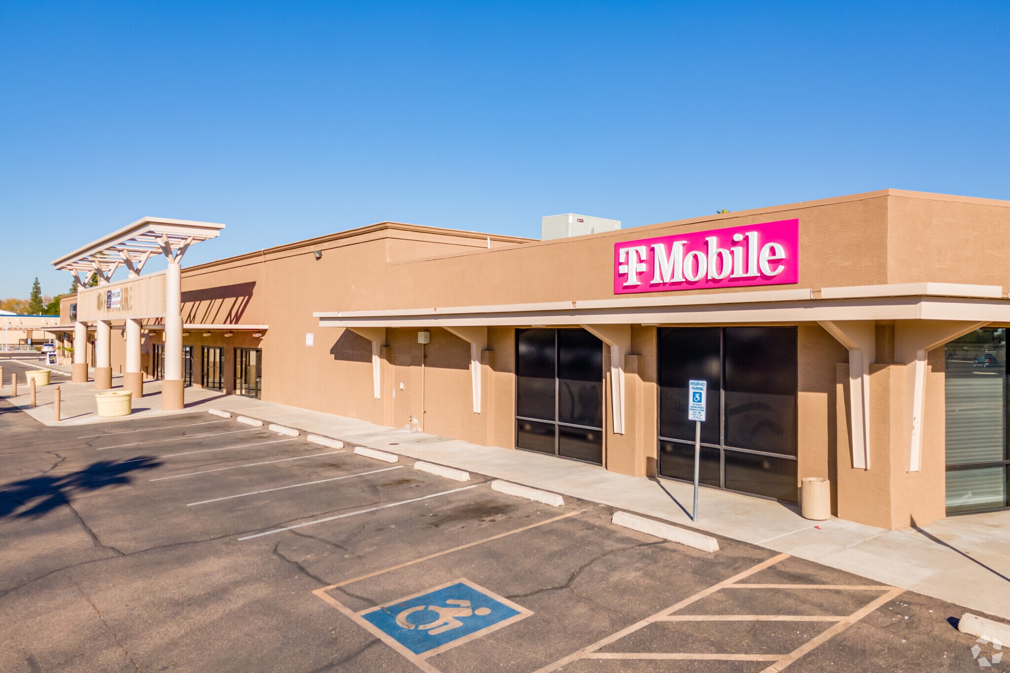 10215 N 28th Dr, Phoenix, AZ for lease Primary Photo- Image 1 of 9