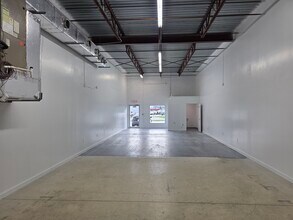5500-5546 Haines Rd N, Saint Petersburg, FL for lease Interior Photo- Image 2 of 5