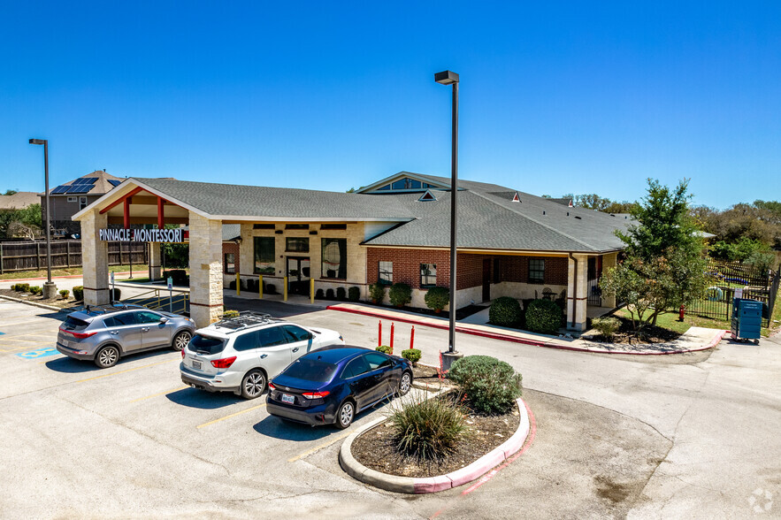 19730 Bulverde Rd, San Antonio, TX for lease - Primary Photo - Image 1 of 4