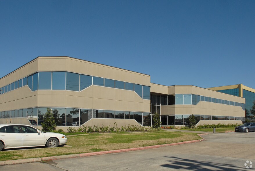2400 Highway 365, Nederland, TX à louer - Photo du bâtiment - Image 2 de 3