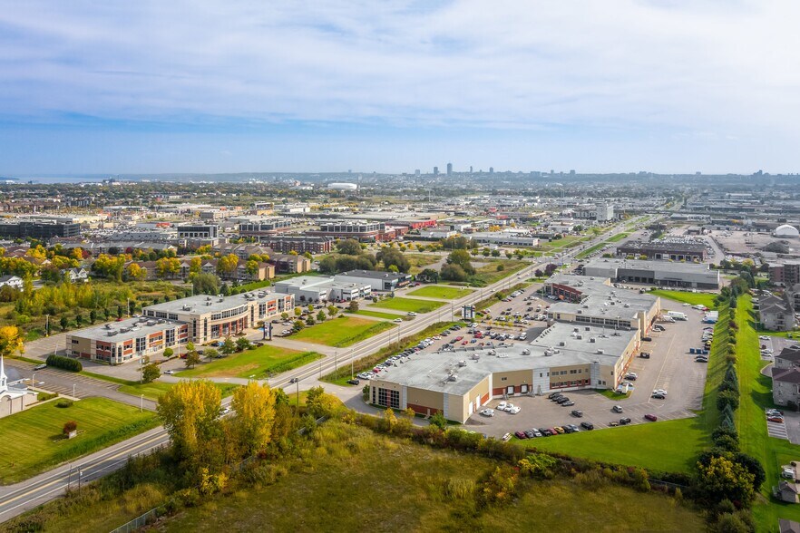6655 Boul Pierre-Bertrand, Québec, QC à louer - Photo du bâtiment - Image 2 de 11