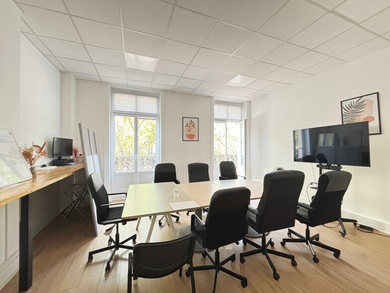 60 Boulevard De Sébastopol, Paris à louer - Photo du bâtiment - Image 3 de 10