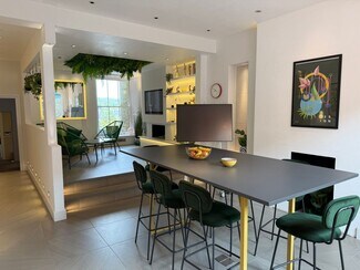 Plus de détails pour 261 High St, Dorking - Bureau à louer