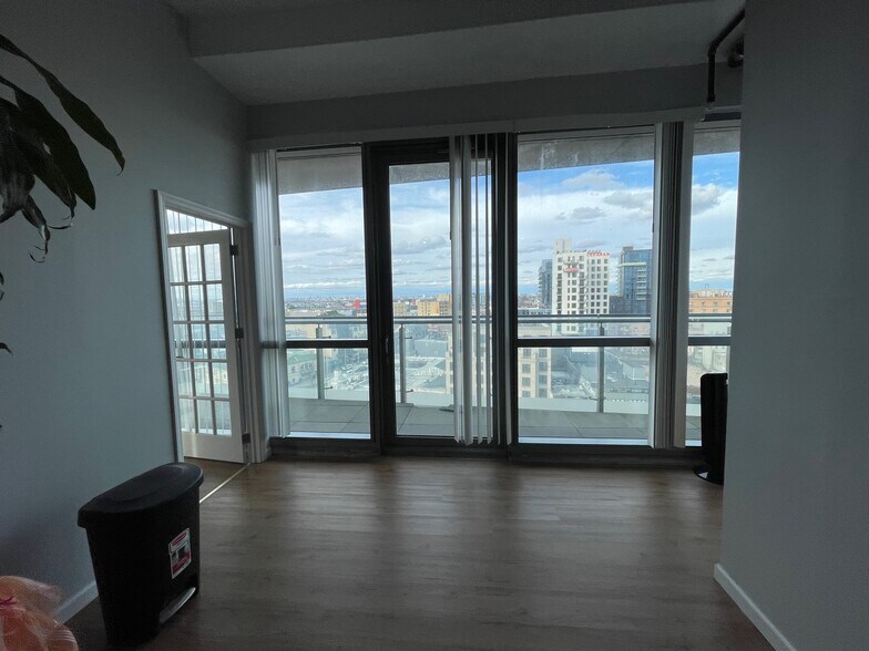 36-18 Main St, Flushing, NY à vendre - Photo intérieure - Image 2 de 19