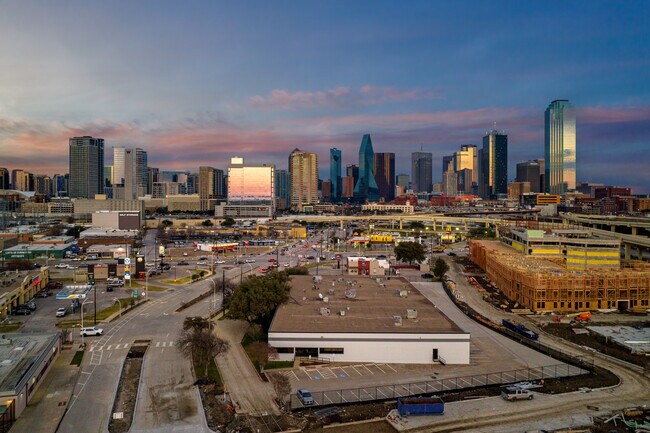 More details for 152-160 Continental Ave, Dallas, TX - Coworking for Lease