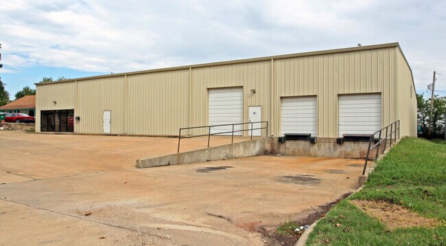 Plus de détails pour 1010 Backus Ave, Springdale, AR - Industriel à louer