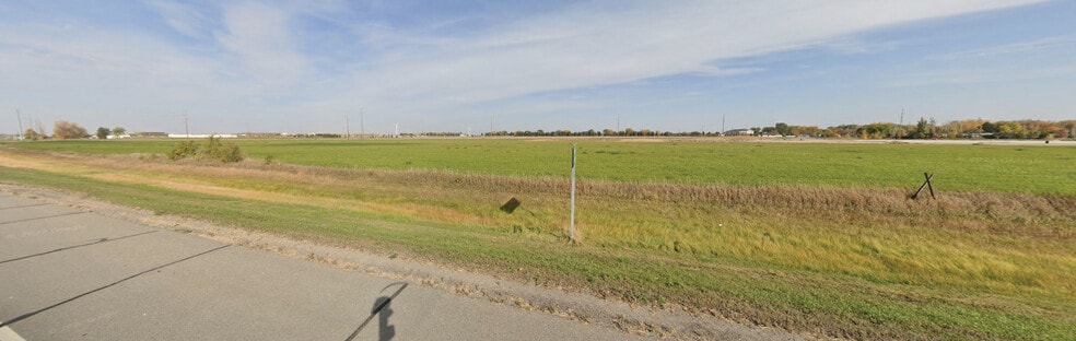 2300 8TH Ave N, Moorhead, MN for sale - Building Photo - Image 2 of 3