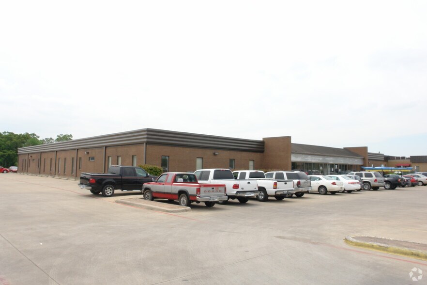 3612 E McKinney St, Denton, TX à vendre - Photo du bâtiment - Image 3 de 6