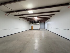 450 Pike Park Dr, Lawrenceville, GA for lease Interior Photo- Image 1 of 9