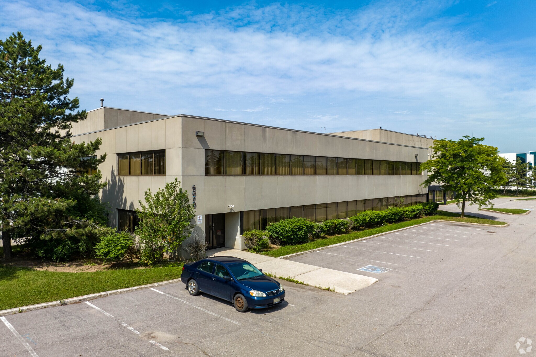 6070 Kestrel Rd, Mississauga, ON à vendre Photo principale- Image 1 de 1