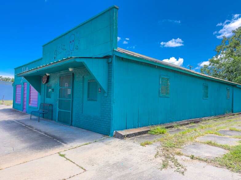 114 S Washington St, El Campo, TX à vendre - Photo du bâtiment - Image 2 de 7