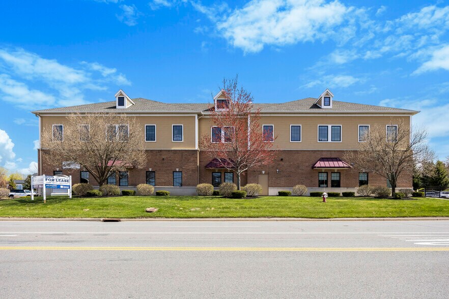 399 Albany Shaker Rd, Loudonville, NY à louer - Photo du bâtiment - Image 2 de 39