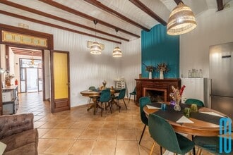 Retail in Arenys de Mar, Barcelona for lease Interior Photo- Image 2 of 24