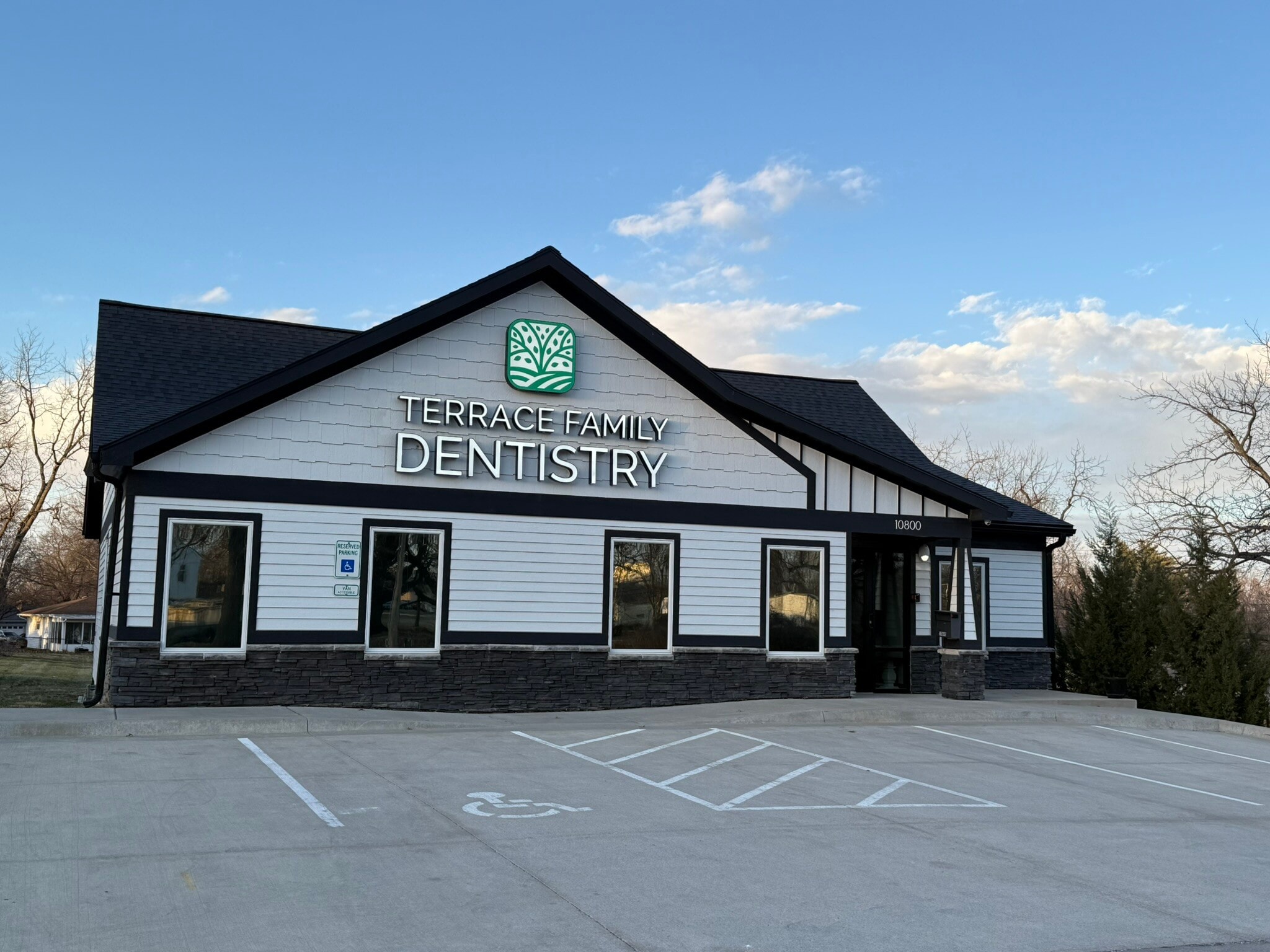 10800 E 77th Ter, Raytown, MO for sale Primary Photo- Image 1 of 9