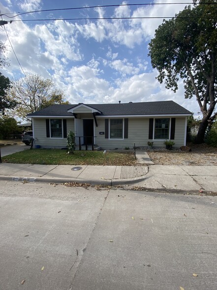 1303 M Ave, Plano, TX à louer - Photo principale - Image 1 de 12