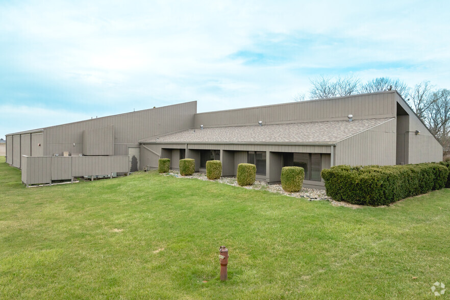 13001-13003 Roachton Rd, Perrysburg, OH for lease - Primary Photo - Image 1 of 8