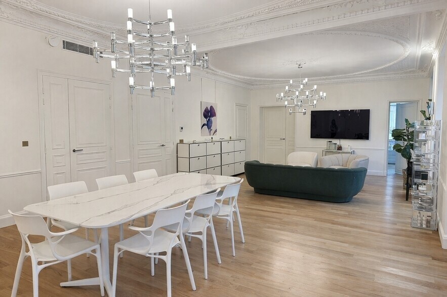 Office in Paris for lease - Interior Photo - Image 3 of 10