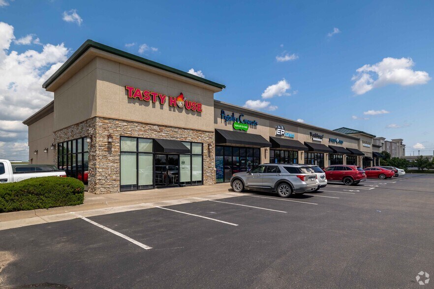 2431 N Greenwich Rd, Wichita, KS for sale - Primary Photo - Image 1 of 1