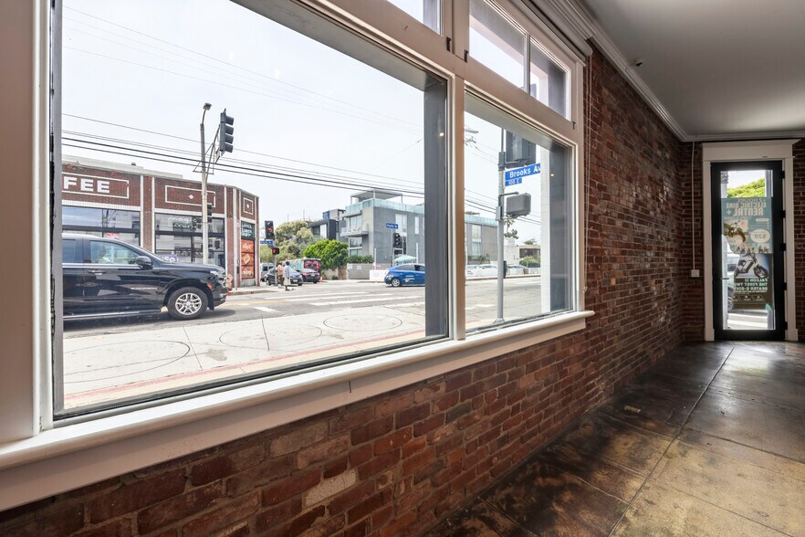 900-904 Pacific Ave, Venice, CA à louer - Photo du bâtiment - Image 2 de 8