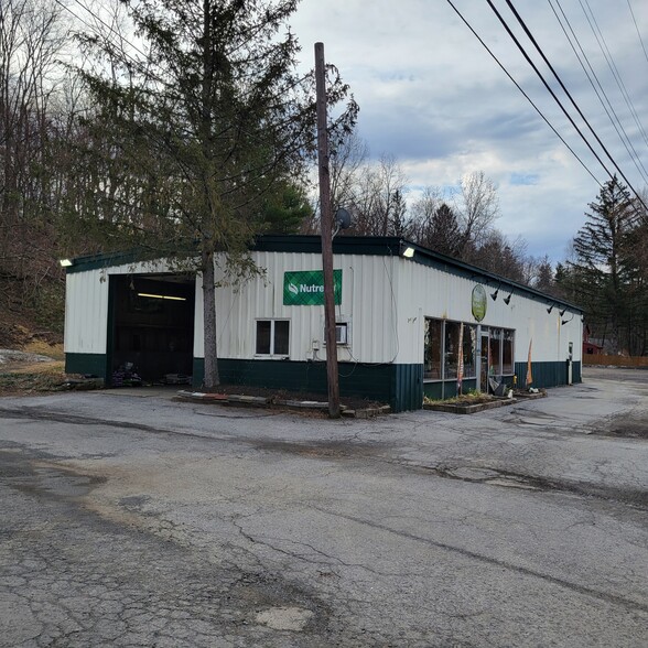 609 Route 208, Gardiner, NY à vendre - Photo du bâtiment - Image 2 de 46