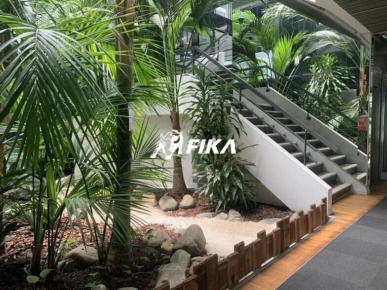 Office in Toulouse for lease - Building Photo - Image 2 of 7