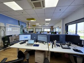 Office in Bonneuil-sur-Marne for lease Interior Photo- Image 2 of 2