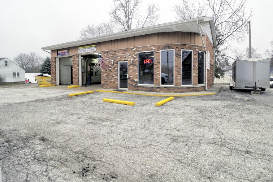 215 W McPherson Hwy, Clyde, OH for sale - Building Photo - Image 1 of 18