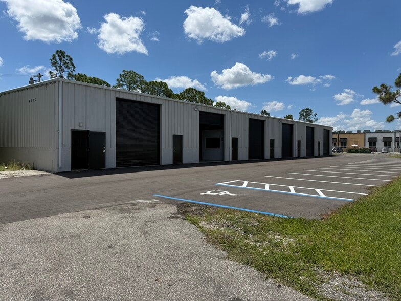 6130 Idlewild St, Fort Myers, FL for sale - Building Photo - Image 1 of 5