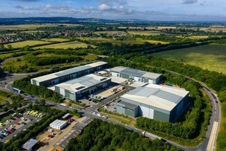 Plus de détails pour 41 College Rd, Aylesbury - Bureau, Industriel à louer