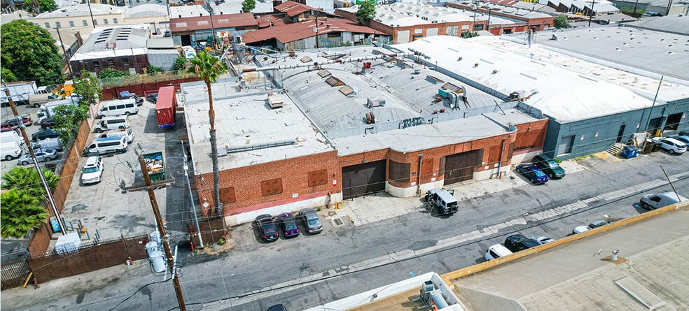 707 E 62nd St, Los Angeles, CA for sale - Building Photo - Image 3 of 7
