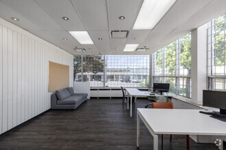 5600-5620 Rue Ferrier, Mt Royal, QC à louer Photo intérieure- Image 2 de 8