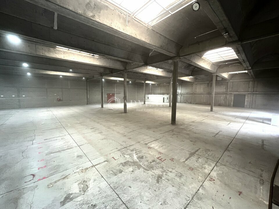 Industrial in Gonesse for lease Interior Photo- Image 1 of 7