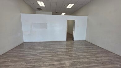 530 Woollomes Ave, Delano, CA for lease Interior Photo- Image 2 of 8
