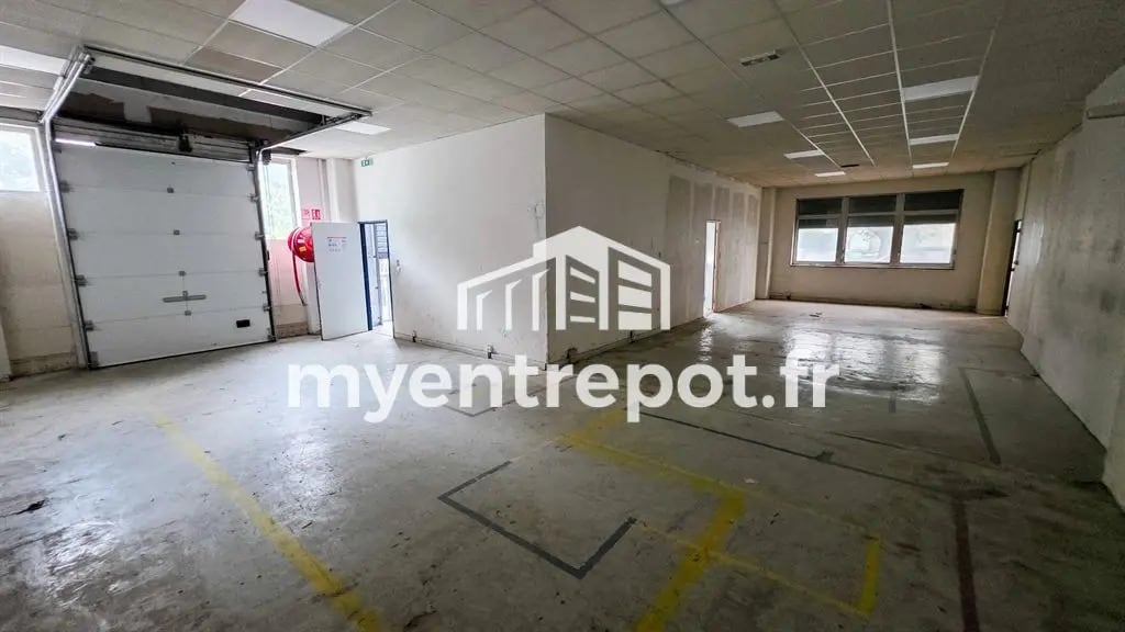 Flex in Marseille for lease Interior Photo- Image 1 of 10