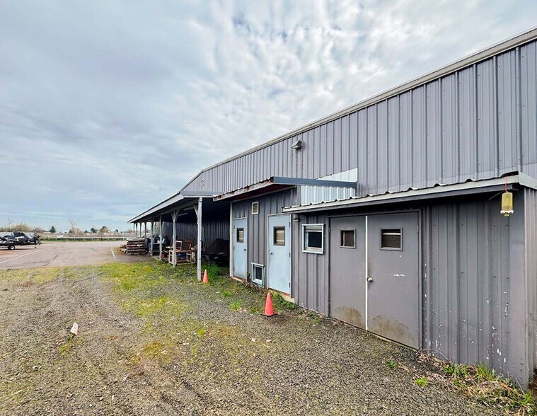 960 SE Monmouth Cut OFF Rd, Dallas, OR à vendre - Photo du bâtiment - Image 3 de 8