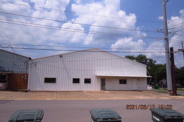 918 15th St, Huntsville, TX à louer - Photo principale - Image 1 de 26