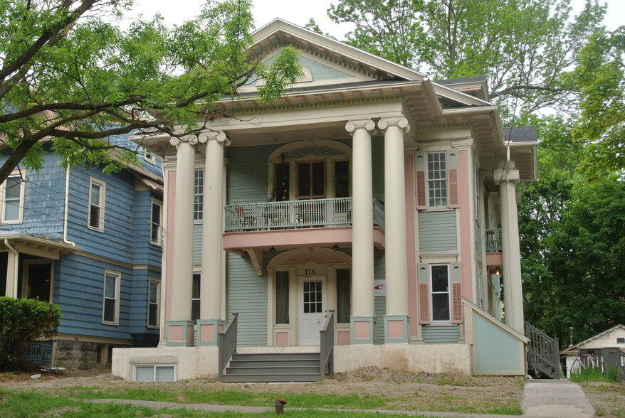 716 Westcott St, Syracuse, NY for sale - Primary Photo - Image 1 of 1