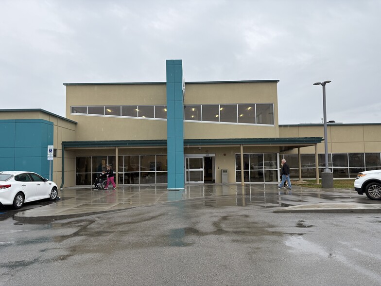 80 Matthew Dr, Uniontown, PA for lease - Building Photo - Image 1 of 8