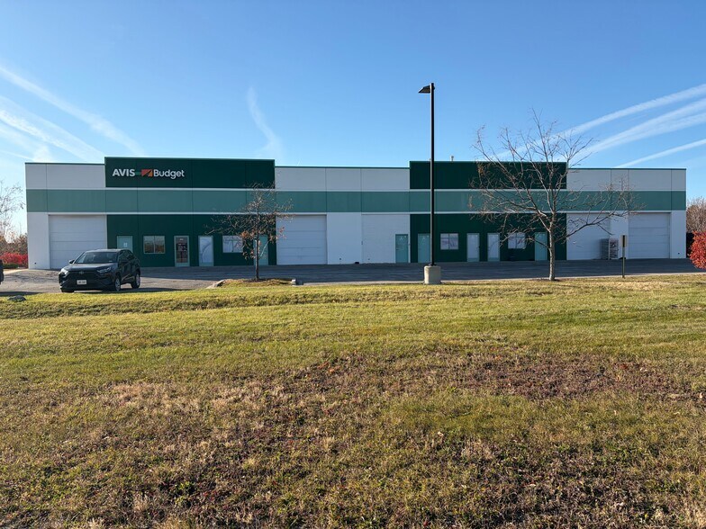 300 Gregory Ct, Shorewood, IL à vendre - Photo du bâtiment - Image 2 de 9