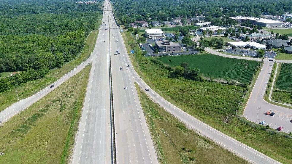 631 Midland Rd, Janesville, WI à vendre - Vidéo sur l’inscription commerciale - Image 2 de 8