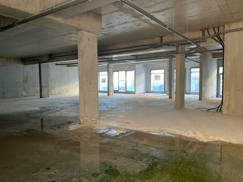 Retail in Les Angles for sale - Building Photo - Image 1 of 10