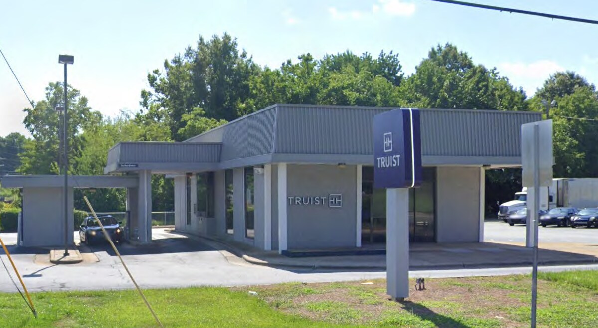 1601 S Elm-Eugene St, Greensboro, NC à vendre Photo du bâtiment- Image 1 de 1